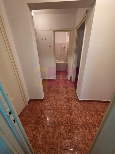 Campina, zona Liceul Energetic apartament cu 3 camere de vanzare